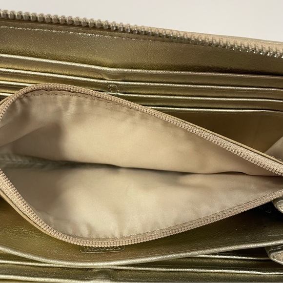 Coach Womens Wallet Zip Around Accordion Off White Metallic Gold Leather #0693 - Picture 12 of 15